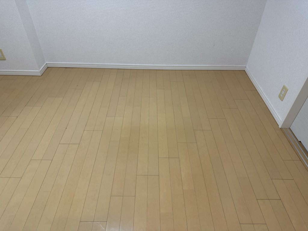 剥離洗浄を行った床