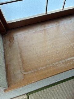 横浜市神奈川区3LDK 窓枠シート補修前